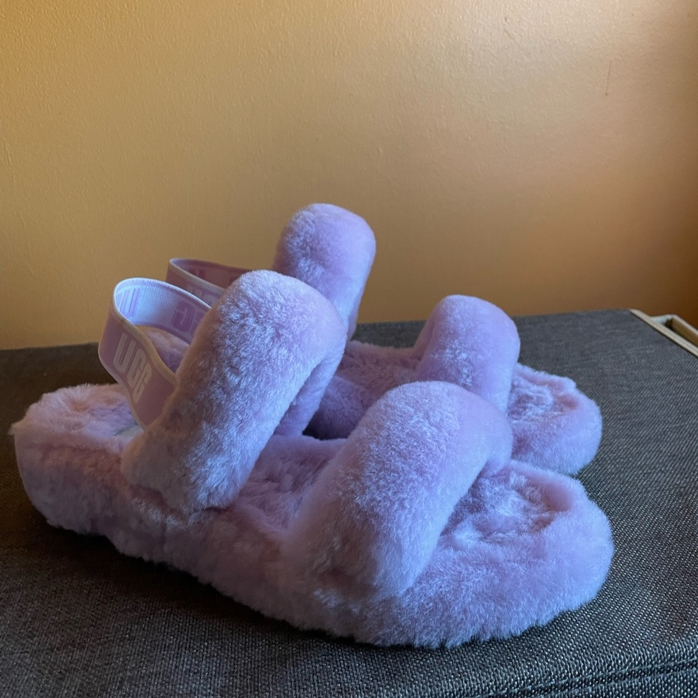 UGG Oh Yeah sandals size 10